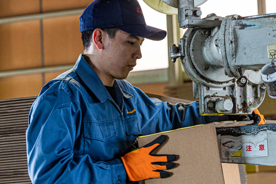 Reinforced cardboard manufacturing2