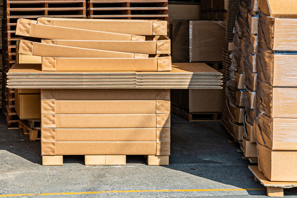 Reinforced cardboard